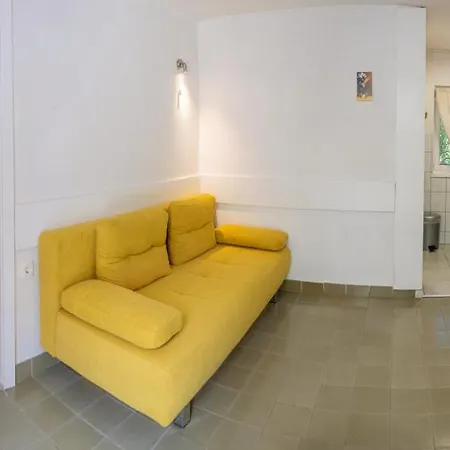 Eleonora Apartment *