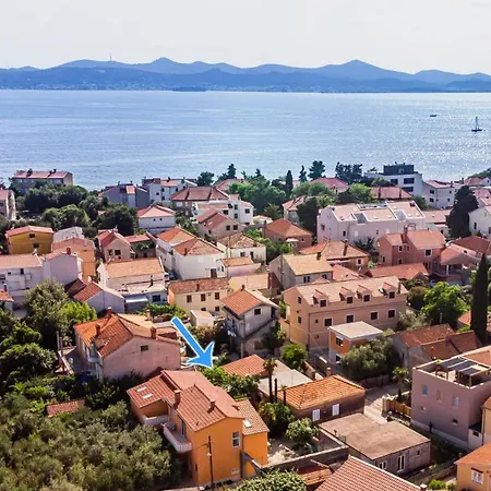 Eleonora Apartment *