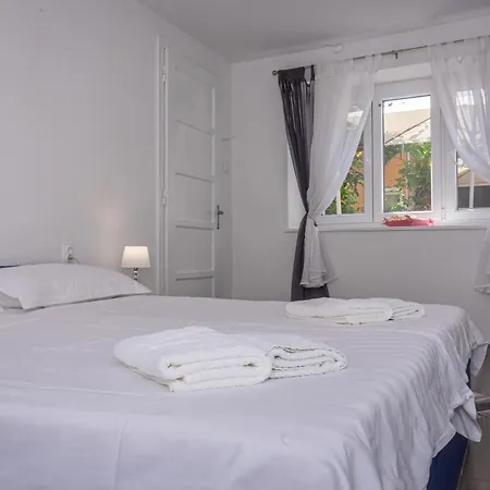 Apartman Eleonora *