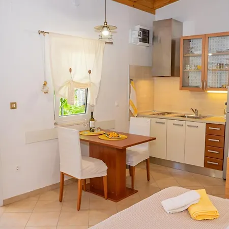 Eleonora Apartment *